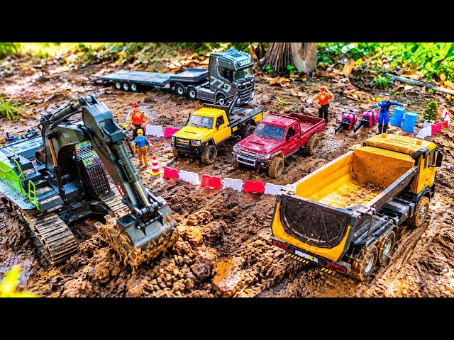 🚜 RC Construction Machines Leveling a Dirt Hill | Mini Construction Site