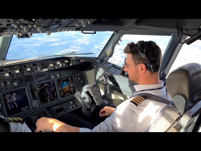 Boeing B737 Pilot View | Startup and Take Off To Paris CDG