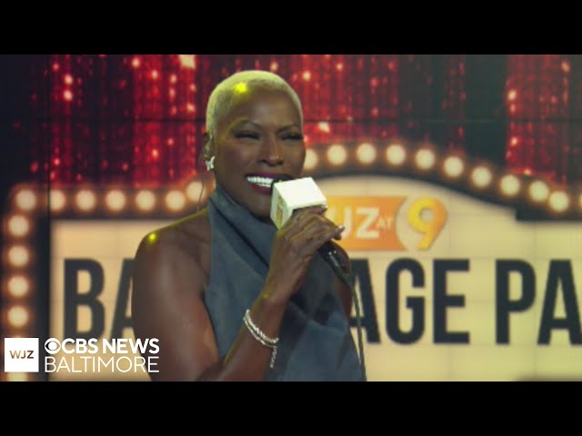 Singer-songwriter Simone Green performs her latest single "Breathe" | Backstage Pass