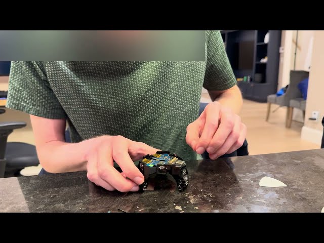 HTC Vive 3.0 Tracker Teardown and Battery Replacing