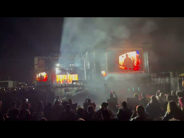 Luke Bryan -Farm Tour