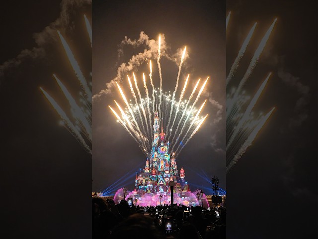 Full Disneyland Fireworks Show belw🎆 #hongkong #disneyland #disneylandfireworks #hongkongdisneyland