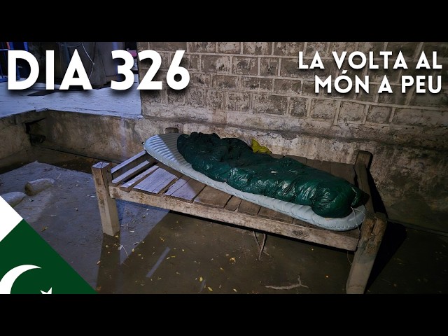 Bivac a la comissaria. Dia 326 de La Volta al Món a Peu 