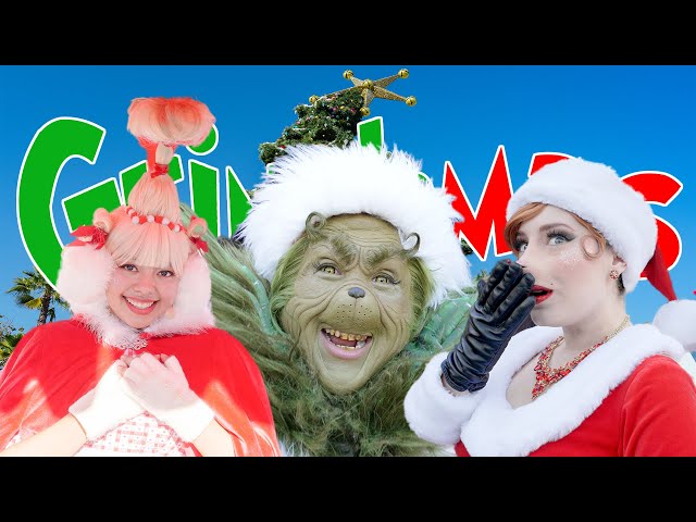 The Grinch RETURNS to Universal Studios Hollywood Grinchmas and It's Savage!
