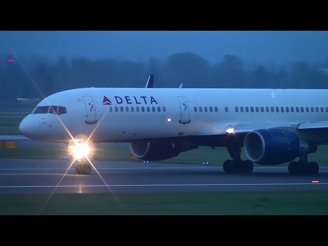 Delta Air Lines N711ZX 757-200 Takeoff Portland Airport (PDX)