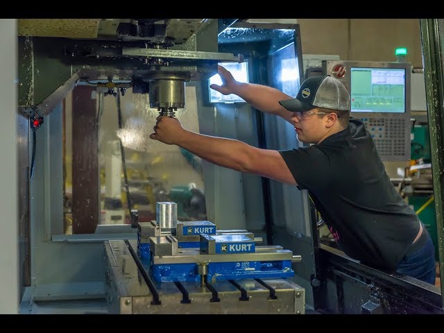 360-градусный тур по Центру передового обучения и повышения квалификации EvCC в области производс...