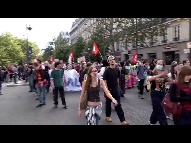 VIDEO NOW: Thousands of demonstrators march in Paris in support of protests by school pupils