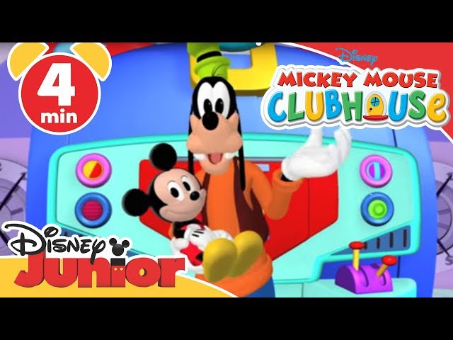 Mickey Mouse Clubhouse | Goofy Babysits Mickey Mouse 🍼 | @disneyjr