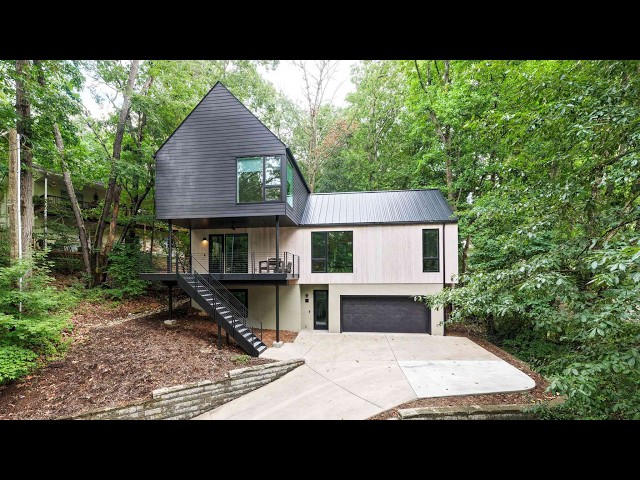 Virtual Walkthrough - 190 Rumbough Place, Asheville, NC 28806