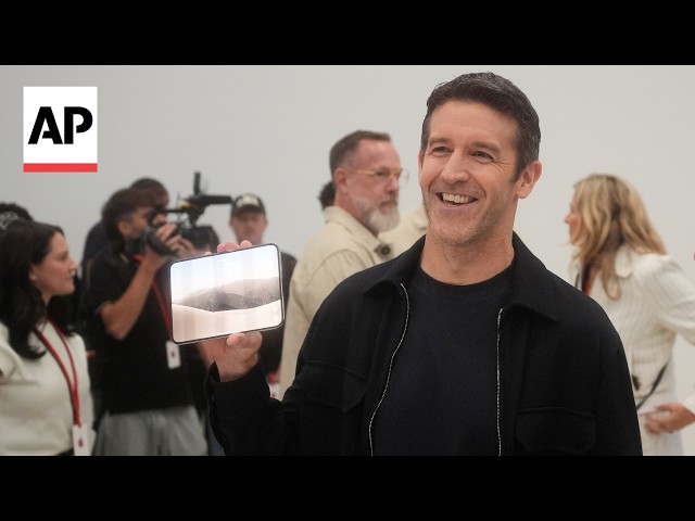 New Apple CEO unveils the foldable iPhone Duo