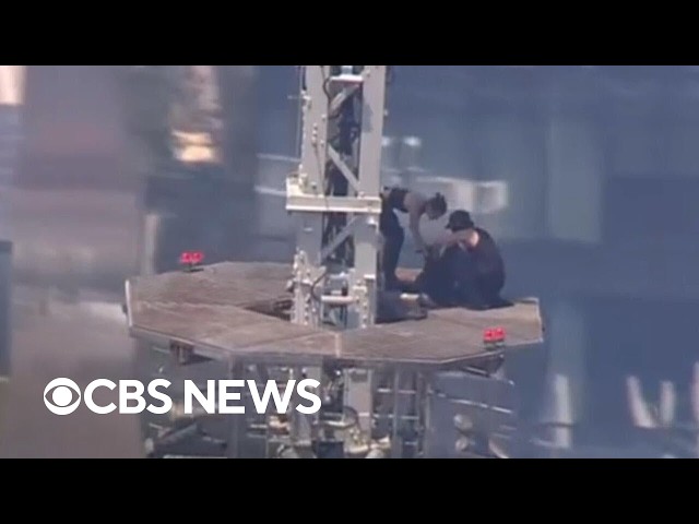 Early details on couple who climbed to top of Empire State Building, appeared to get engaged