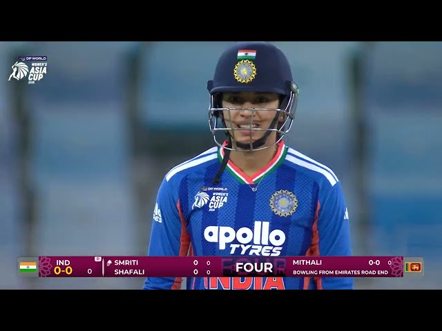 How well was Smriti timing the ball today? Could well be a match-defining 59 👌