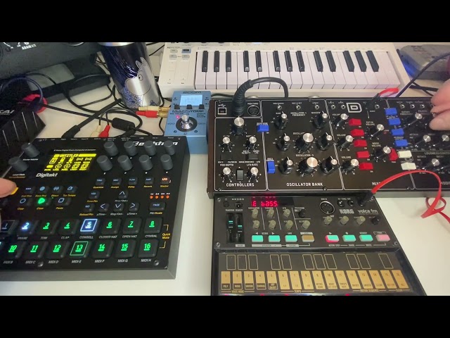 Dub techno jam (Elektron Digitakt, Behringer Model D, Korg Volca FM, Zoom MS-70CDR)