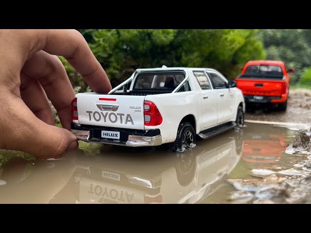 Распаковка Mini Toyota Hilux | Tacoma | Литые модели машин