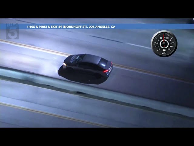 LAPD officers chase speeding suspect