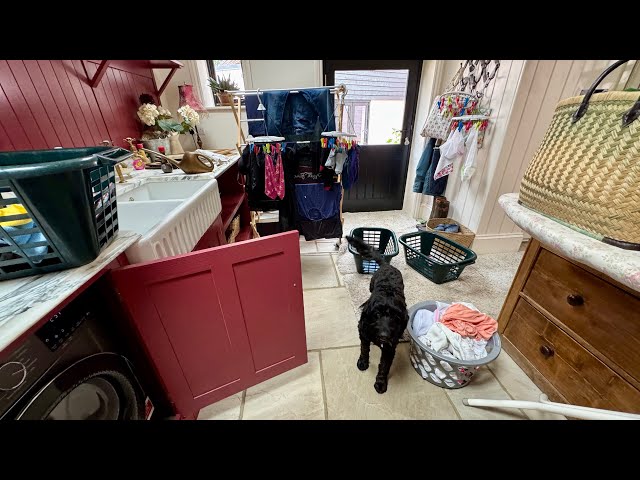 10 Minutes Laundry Motivation | Clean With Kate