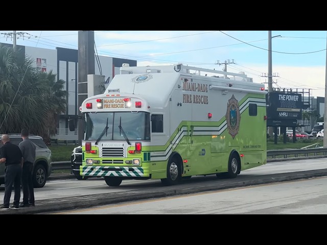 MIAMI AIRPORT PLANE CRASH | Miami-Dade Emergency Command Vehicles Arriving And Units Clearing.