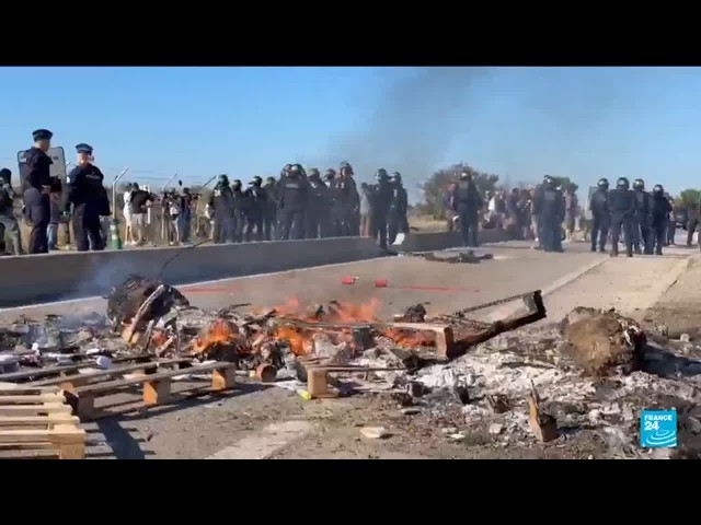 French fishers block oil depot in protest over fuel costs • FRANCE 24 English