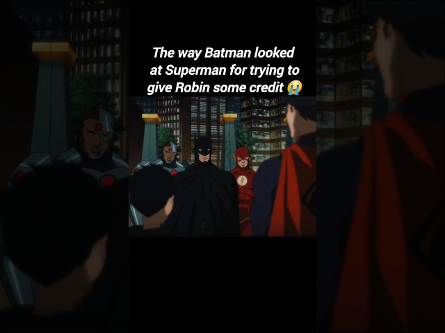 Batman checked Superman 😭