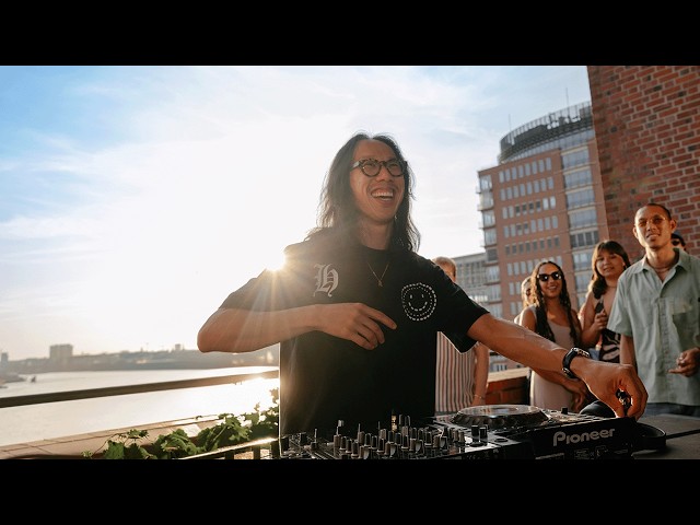 Late 90's Chillout Sunset Mix in Hamburg at Elbphilharmonie | Derrick Gee