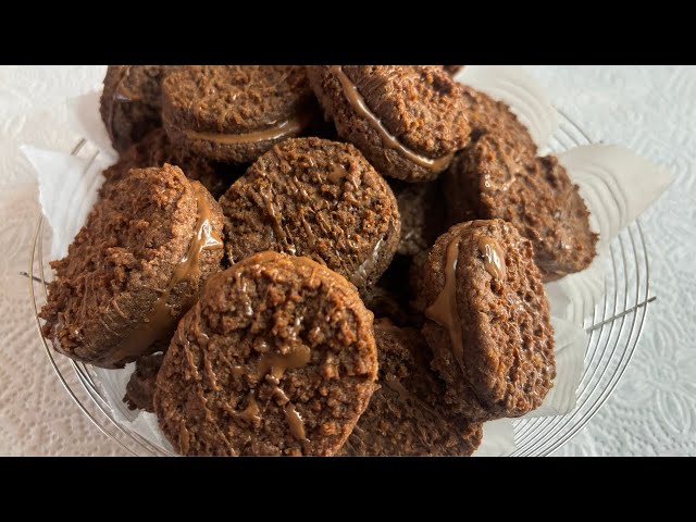 “Chocolate-Drizzled Romany Creams for the Ultimate Biscuit Lovers”