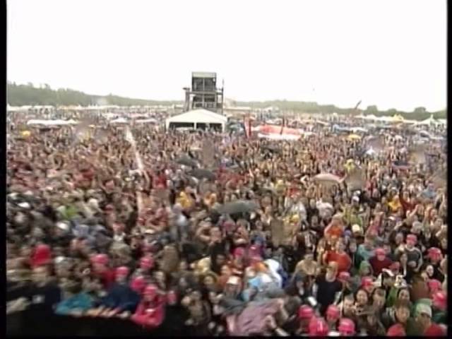 N.E.R.D. - Lapdance (Live @ Pinkpop, Netherlands, 2004) HQ