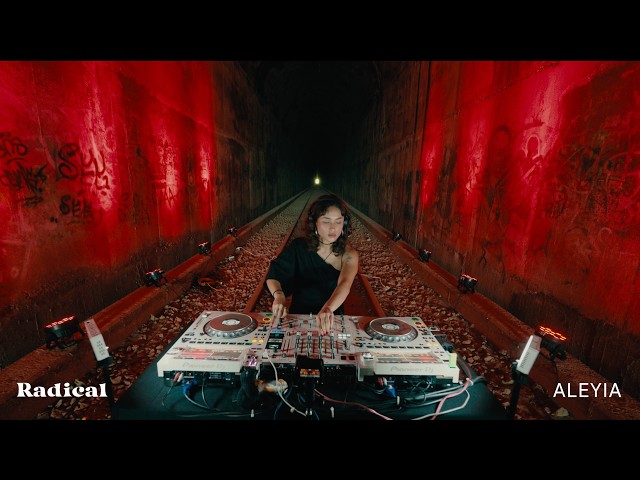 hardgroove techno set in a tunnel - ALEYIA