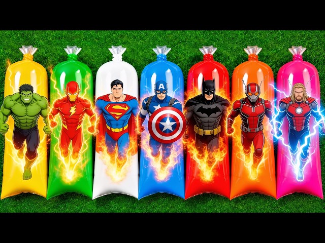 MENEMUKAN :  Superhero Iron man, captain america, batman, the flash, superman, thanos