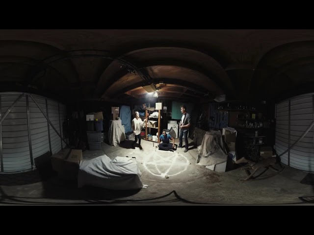 Interactive Paranormal Activity Seance 360 Degree! (So Cool!)
