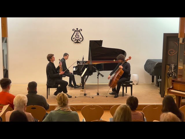Beethoven: Trio Op. 11 "Gassenhauer" I. Allegro con brio