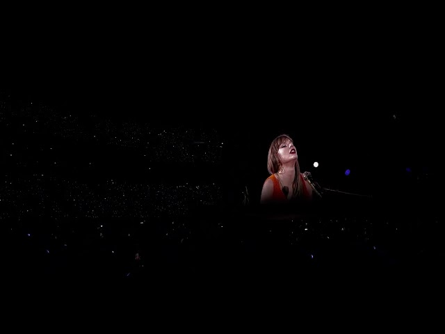 Taylor Swift - Red / Maroon - Warsaw N2