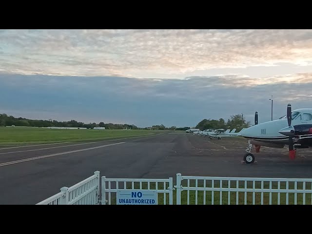 Piper PA-38 Tomahawk Landing at Doylestown Airport (DYL)