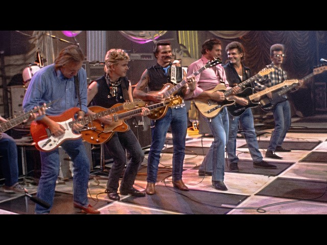 What Happens When 8 Guitar Greats Play “Johnny B. Goode” Together | Live 1984