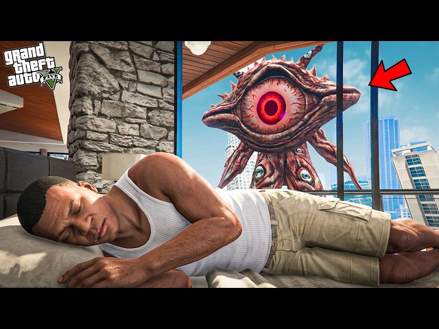 GTA 5 : Franklin Hides From The Mysterious Eye Monster In GTA 5 ! (GTA 5 Mods)