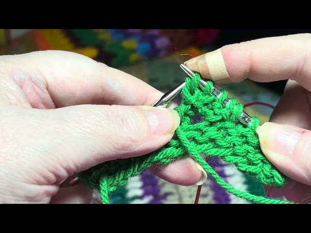 Knitting a bobble without turning work