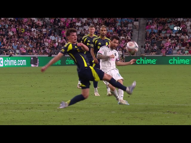 Messi MAGIC on the layoff from De Paul!
