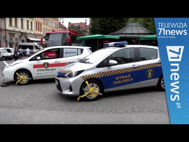 Straż Miejska pokazywała jak zdjąć blokadę