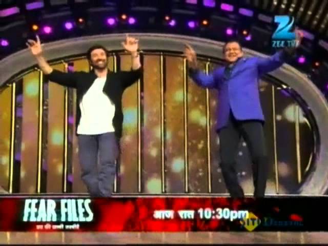 Dance India Dance Season 4 November 24, 2013 - Sunny Deol & Mithunda