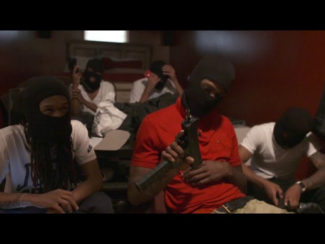 "CBSN: On Assignment" goes to some of Chicago's toughest neighborhoods to investigate gun violence