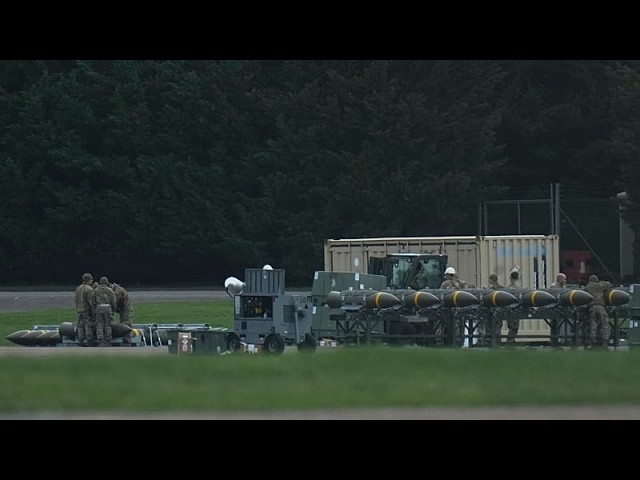 Reino Unido: cinco detidos após "incidente grave" perto de base aérea