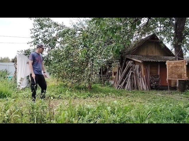 Wave no spin knife throwing. 5 meters.