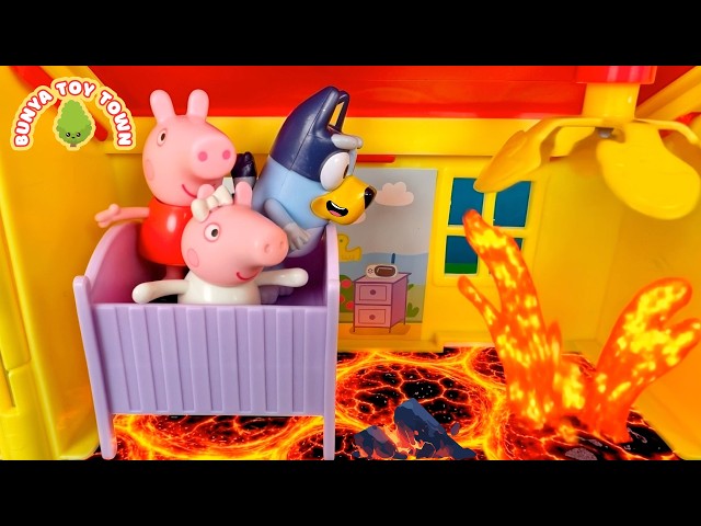 BLUEY The Floor Is Lava At Peppa Pig's House| Pretend Play with Bluey Toys