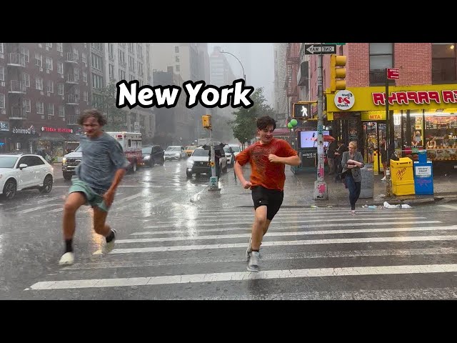 Heavy Rain Walk In Manhattan New York - Walking Rainstorm Lightning And Thunder Sounds For Sleeping