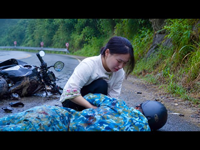 Trieu My Hao's heart felt like it was breaking when she saw the soldier in distress.