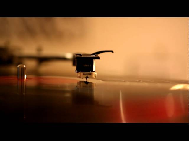 Turntable Loop (1080p/HD) - CC "attribution" license, free for use.