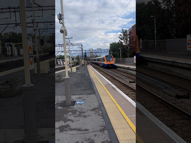 Weaver line 710 arriving at Hackney Downs 31/8/26 (4k) #fyp #shorts #trainspotting #tfl #710 #4k