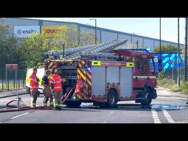 Specialist Appliances Respond To Large Industrial Fire In Trafford Park