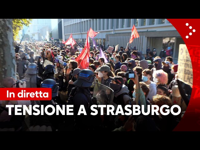 LIVE Rivolta studenti in Francia, tensione a Strasburgo, interviene la polizia: diretta video