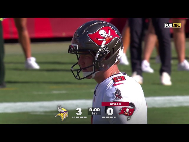 MYLES PRICE GOES ALL THE WAY !! PUNT RETURN TD