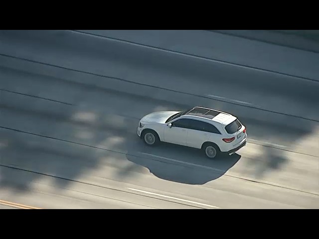 FULL CHASE: Driver in possibly-stolen Mercedes leads dangerous chase through LA